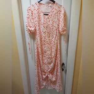 NEW: Ditsy Floral Ruched knotted dress